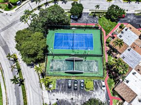 605 Leslie Dr Drive, Hallandale Beach FL 33009