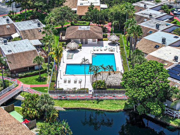 605 Leslie Dr Drive, Hallandale Beach FL 33009