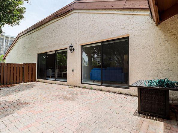 605 Leslie Dr Drive, Hallandale Beach FL 33009