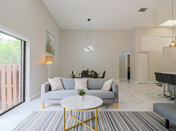 605 Leslie Dr Drive, Hallandale Beach FL 33009
