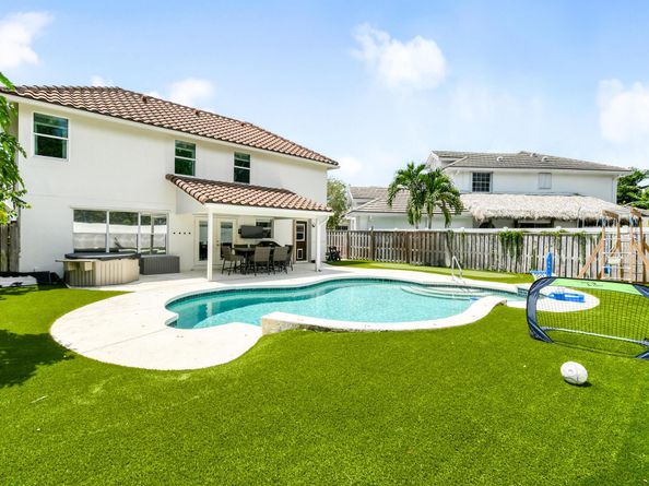 141 St Michaels Court, Jupiter FL 33458