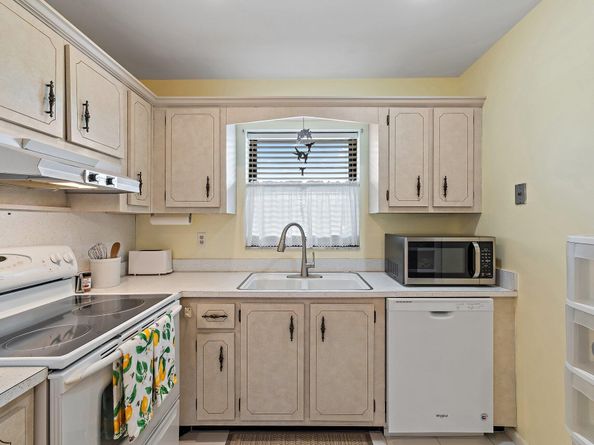 755 Saturn H 206, Jupiter FL 33477