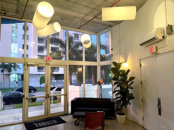 444 NE 30 St 1006, Miami FL 33137