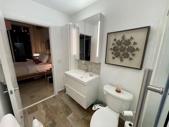 444 NE 30 St 1006, Miami FL 33137