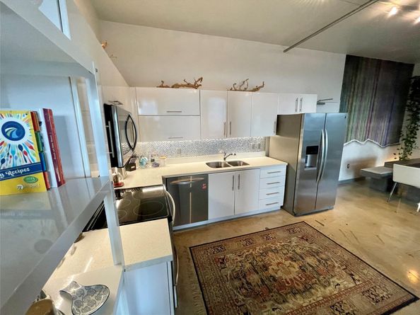 444 NE 30 St 1006, Miami FL 33137