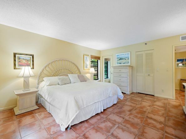 2206 S Cypress Bend Dr 208, Pompano Beach FL 33069