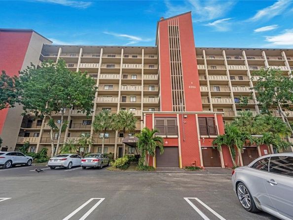 2206 S Cypress Bend Dr 208, Pompano Beach FL 33069