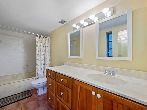 2206 S Cypress Bend Dr 208, Pompano Beach FL 33069