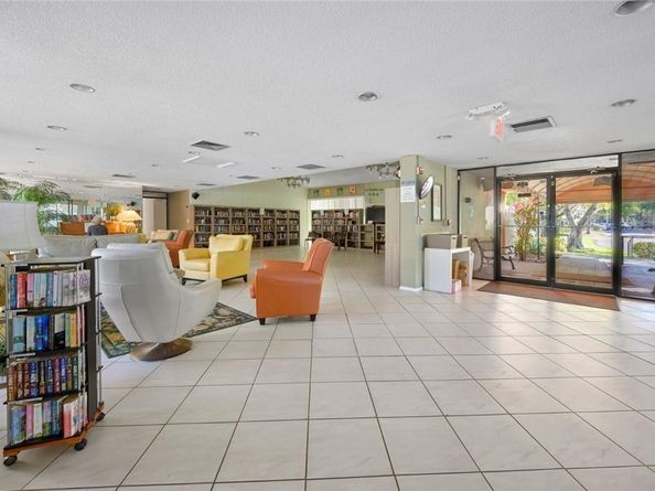 2206 S Cypress Bend Dr 208, Pompano Beach FL 33069
