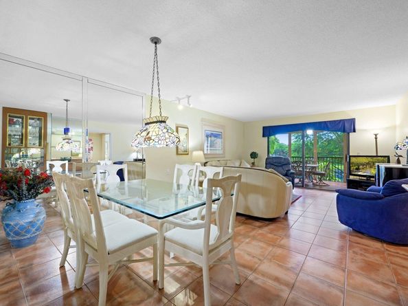 2206 S Cypress Bend Dr 208, Pompano Beach FL 33069