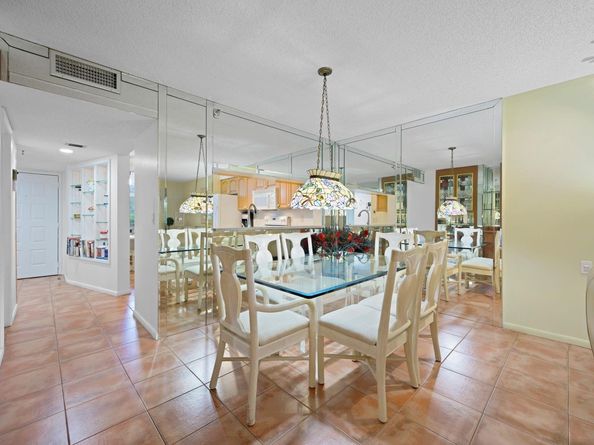 2206 S Cypress Bend Dr 208, Pompano Beach FL 33069