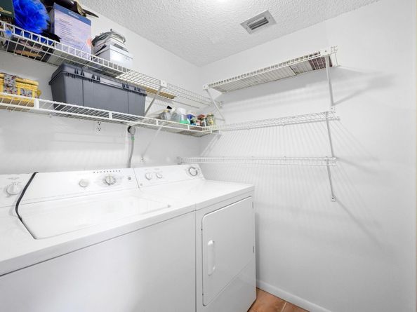 2206 S Cypress Bend Dr 208, Pompano Beach FL 33069