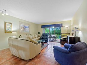 2206 S Cypress Bend Dr 208, Pompano Beach FL 33069
