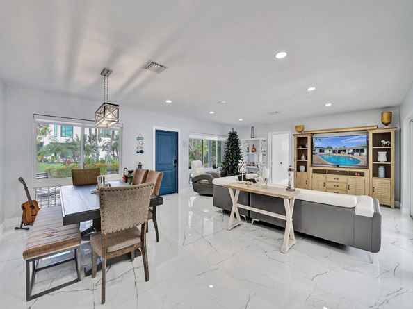 3204 Robbins Rd, Pompano Beach FL 33062