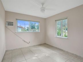 5903 Mckinley St, Hollywood FL 33021