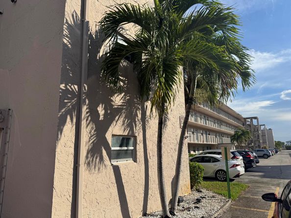 725 Lori Drive 107, Palm Springs FL 33461