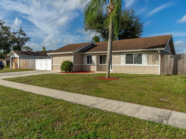 10079 Patience Lane, Royal Palm Beach FL 33411
