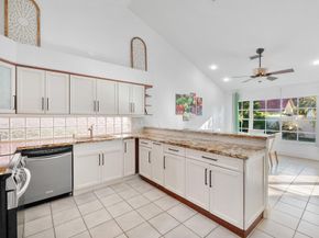 1043 Laguna Springs Dr, Weston FL 33326