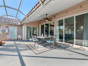 1043 Laguna Springs Dr, Weston FL 33326