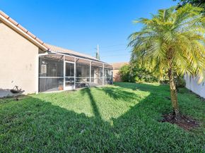 1043 Laguna Springs Dr, Weston FL 33326