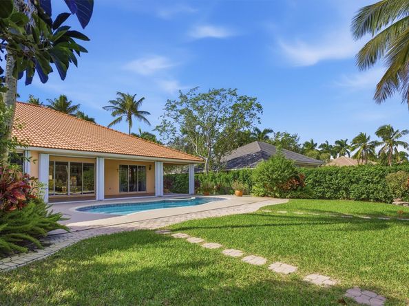 2698 Cypress Ln, Weston FL 33332