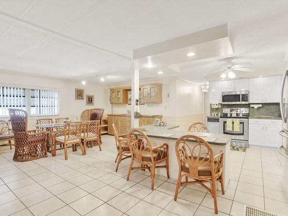 3033 Lakeshore Dr, Dania Beach FL 33312