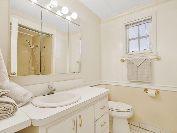 3033 Lakeshore Dr, Dania Beach FL 33312