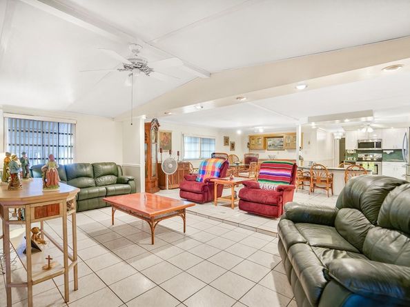 3033 Lakeshore Dr, Dania Beach FL 33312