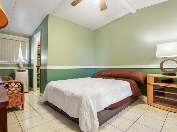 3033 Lakeshore Dr, Dania Beach FL 33312