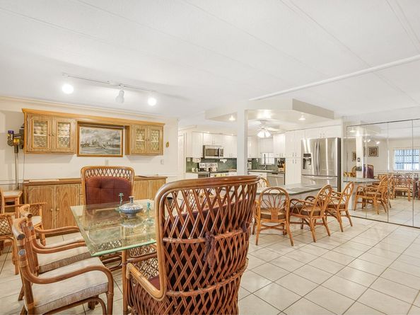 3033 Lakeshore Dr, Dania Beach FL 33312