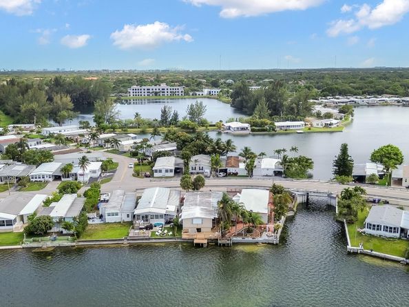 3033 Lakeshore Dr, Dania Beach FL 33312