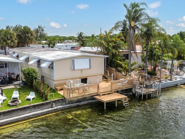 3033 Lakeshore Dr, Dania Beach FL 33312