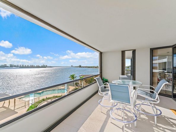 100 Lakeshore Drive 457, North Palm Beach FL 33408