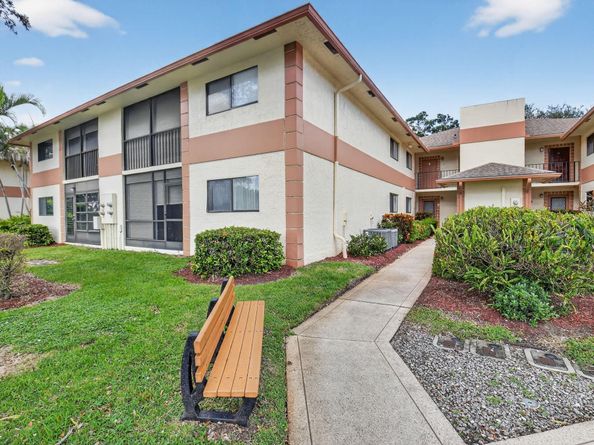 15401 Pembridge Ave 13, Delray Beach FL 33484