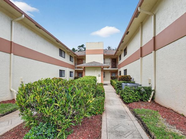15401 Pembridge Ave 13, Delray Beach FL 33484