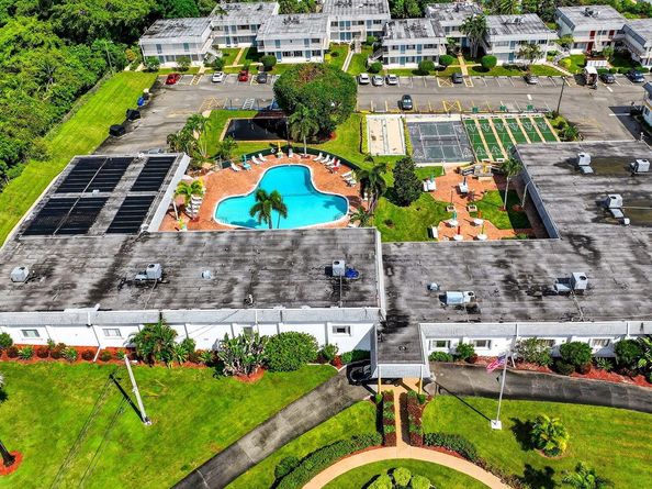 3240 Lake Osborne Drive 107, Lake Worth Beach FL 33461