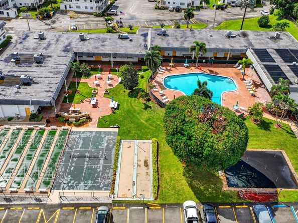 3240 Lake Osborne Drive 107, Lake Worth Beach FL 33461