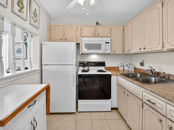 3240 Lake Osborne Drive 107, Lake Worth Beach FL 33461