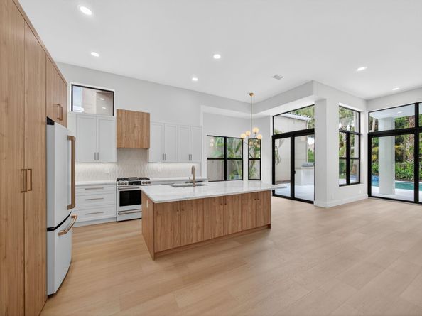 100 Sunset Bay Drive, Palm Beach Gardens FL 33418