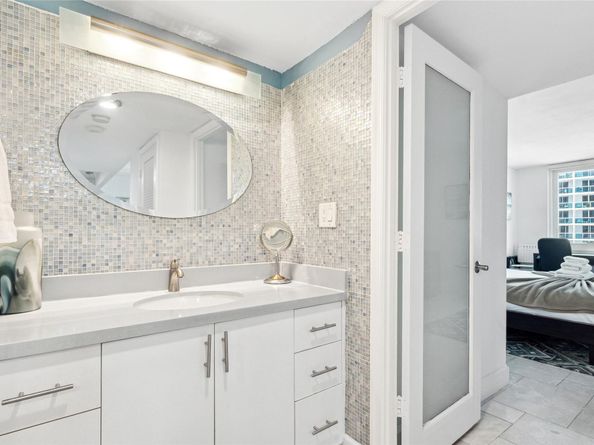 2301 Collins Ave 1015, Miami Beach FL 33139
