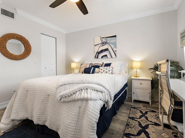 1201 Pinecrest Circle B, Jupiter FL 33458