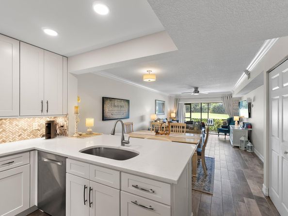 1201 Pinecrest Circle B, Jupiter FL 33458