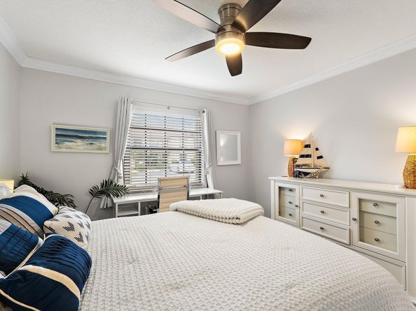 1201 Pinecrest Circle B, Jupiter FL 33458