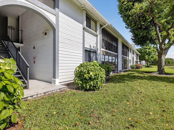 15453 Lakes Of Delray Boulevard 207, Delray Beach FL 33484