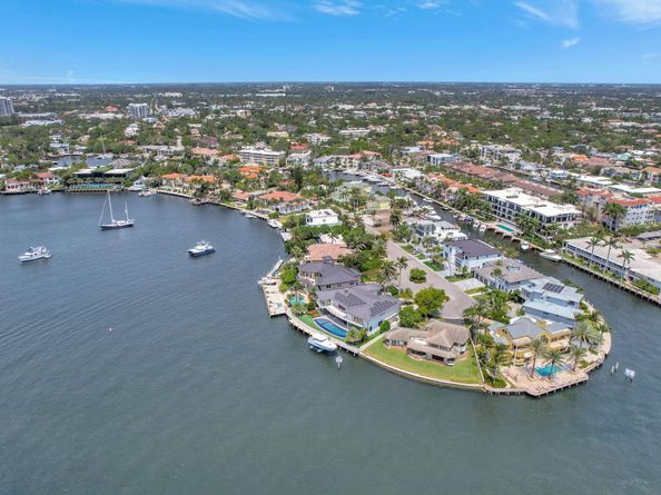 1336 Seminole Dr, Fort Lauderdale FL 33304