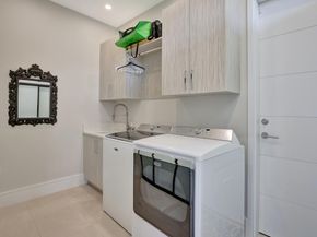 1336 Seminole Dr, Fort Lauderdale FL 33304
