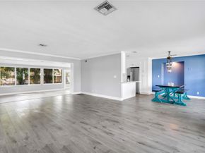 827 SE 10th Ter, Deerfield Beach FL 33441