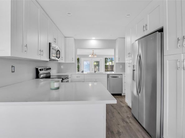 827 SE 10th Ter, Deerfield Beach FL 33441