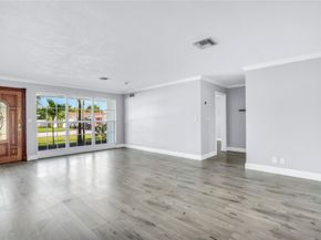 827 SE 10th Ter, Deerfield Beach FL 33441