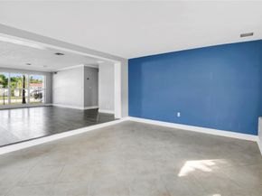 827 SE 10th Ter, Deerfield Beach FL 33441